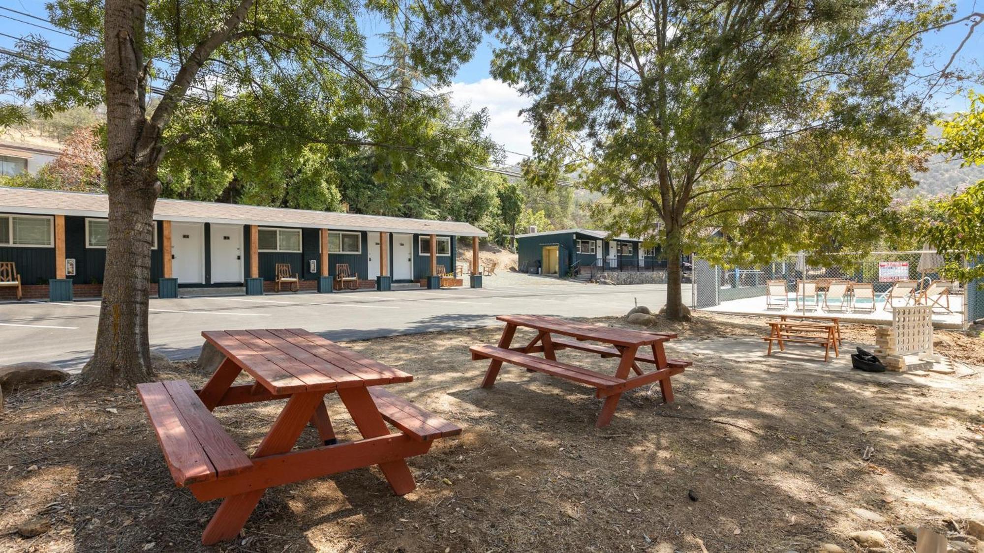 The Charlotte Sequoia Motel R2 Three Rivers Eksteriør billede